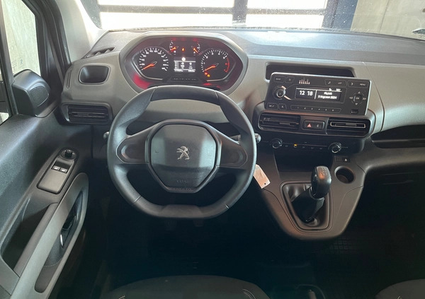 Peugeot Rifter cena 57900 przebieg: 177100, rok produkcji 2019 z Gdańsk małe 106